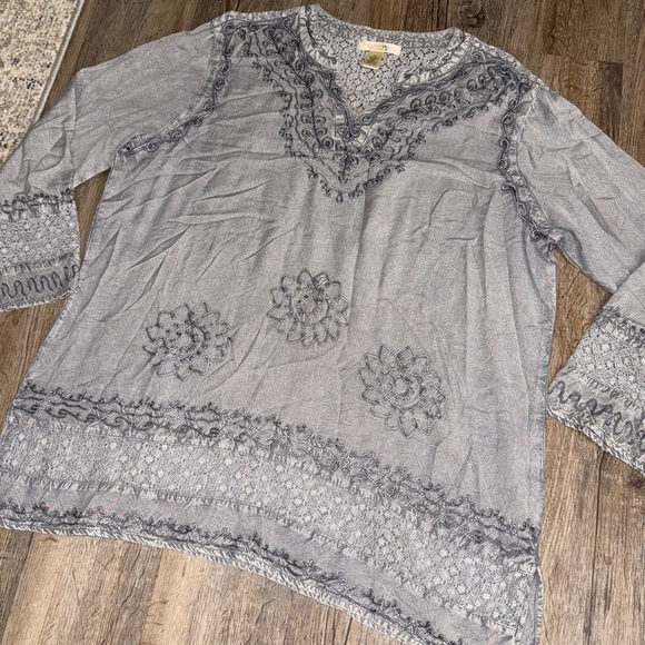 Studio West Apparel • Boho Tunic Blouse - Picture 3 of 10
